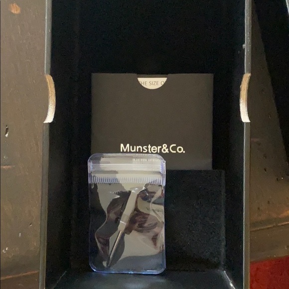 New worn once for picture - Picture 4 of 7